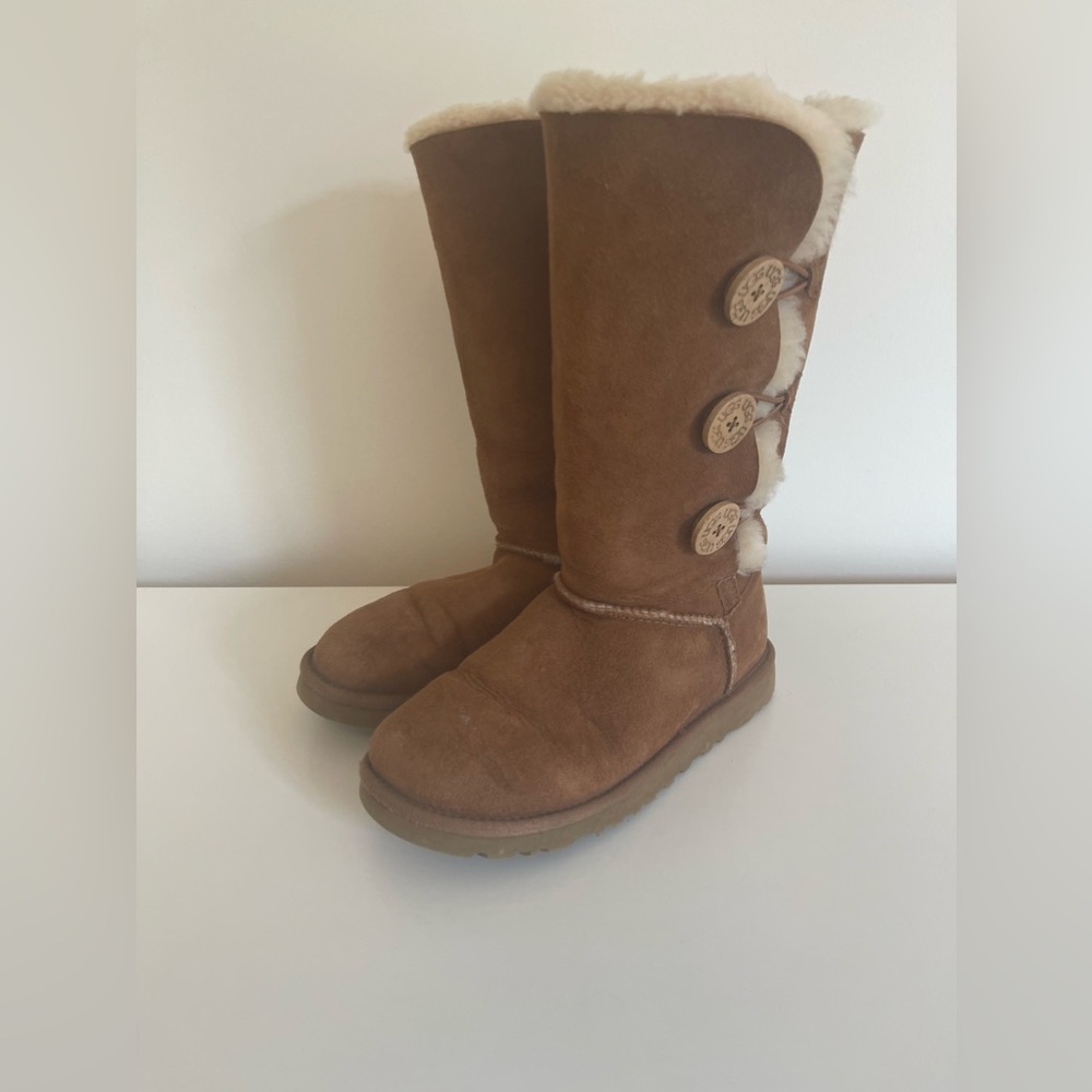 Ugg Bailey button triplet